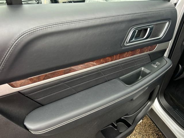 Used 2016 Ford Explorer Platinum image 19