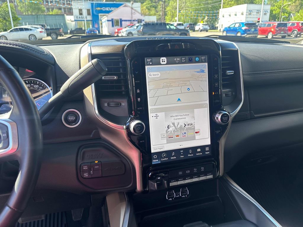 Used 2024 RAM 3500 Laramie AWD/4WD image 16