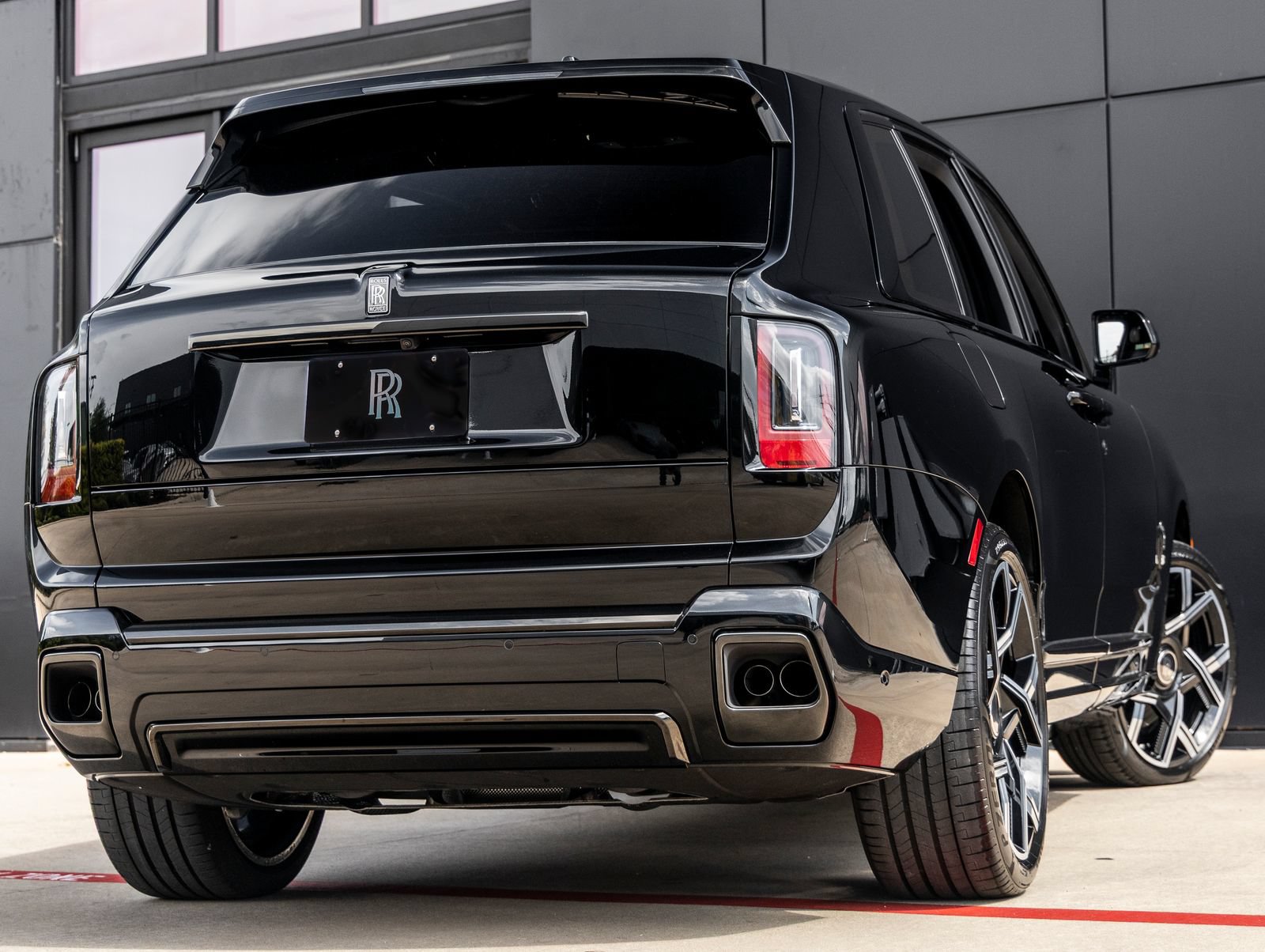 New 2027 Rolls-Royce Cullinan Black Badge AWD/4WD image 2