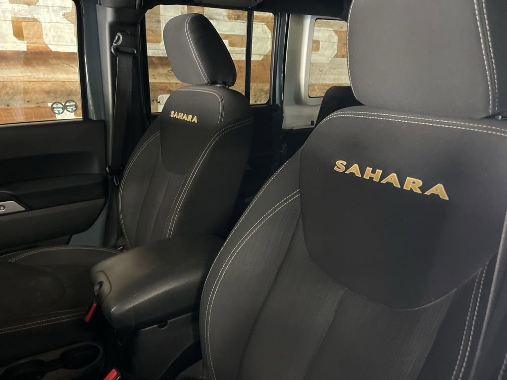 Used 2015 Jeep Wrangler Unlimited Sahara w/ Connectivity Group image 9
