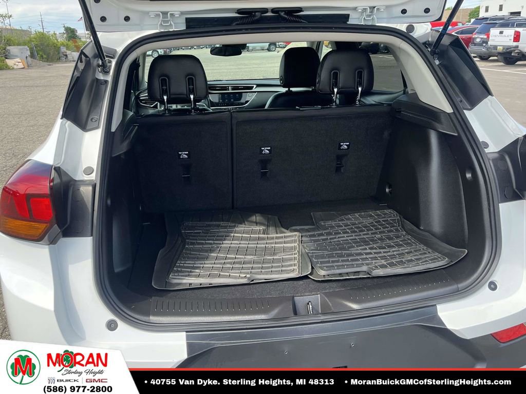 Certified 2023 Buick Encore GX Preferred w/ Cold Weather Comfort Package AWD/4WD image 11
