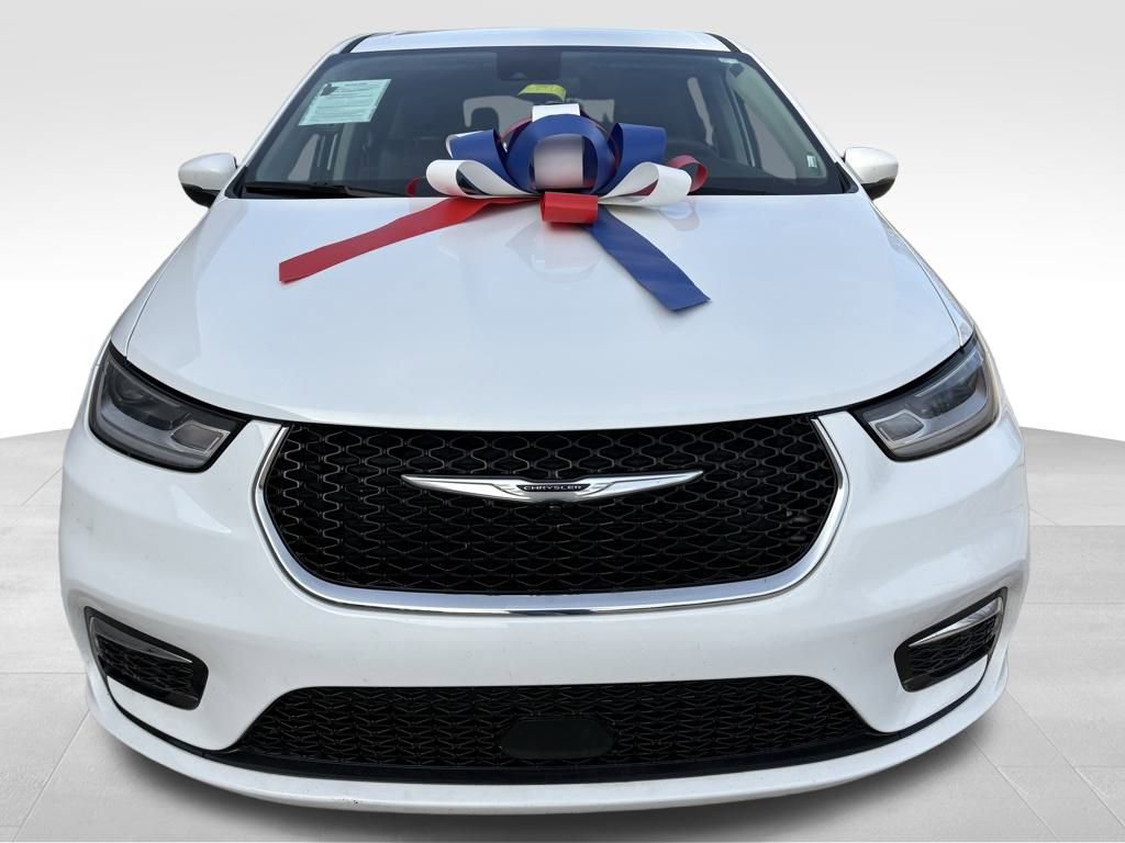 Used 2023 Chrysler Pacifica Touring-L image 8