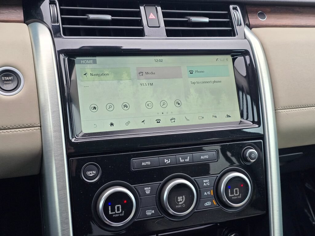 Used 2018 Land Rover Discovery HSE AWD/4WD image 30