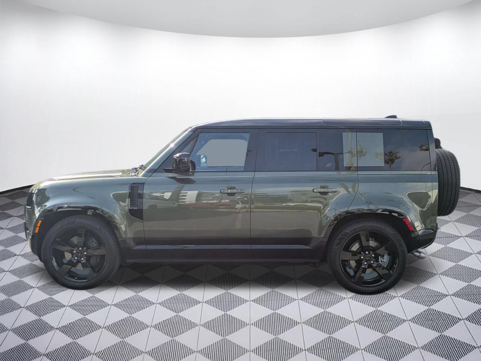 New 2026 Land Rover Defender 110 X-Dynamic SE AWD/4WD image 2