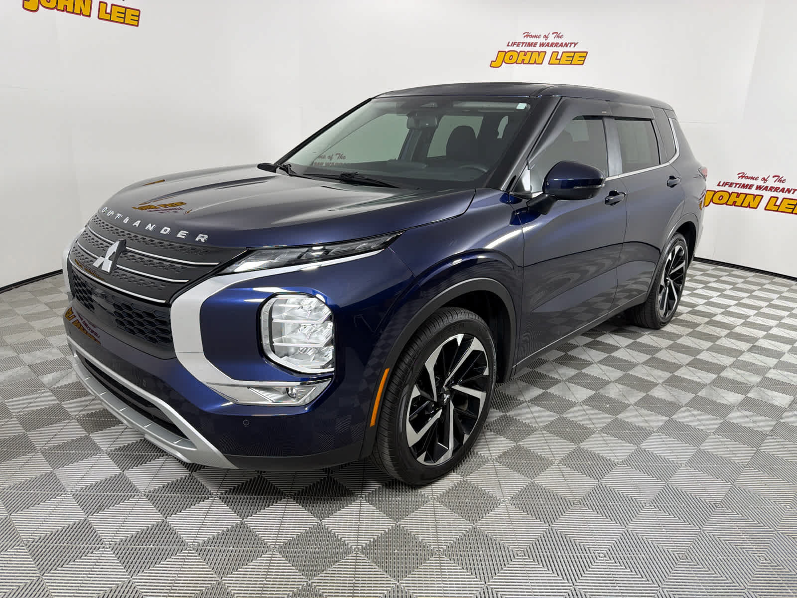 Used 2024 Mitsubishi Outlander SE Black Edition