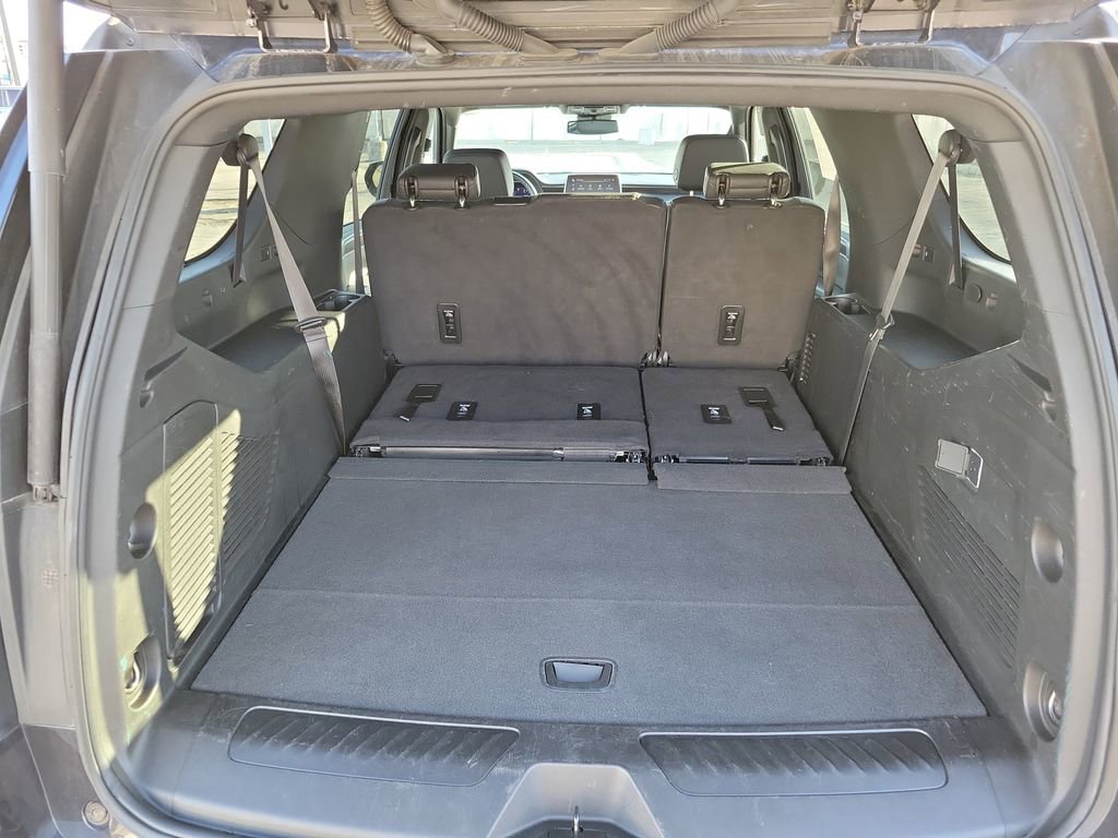 Used 2024 Chevrolet Suburban LT image 12