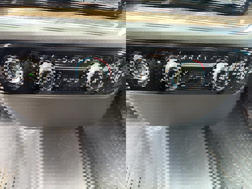 Used 2023 Chevrolet Silverado 1500 RST w/ Z71 Off-Road Package image 16