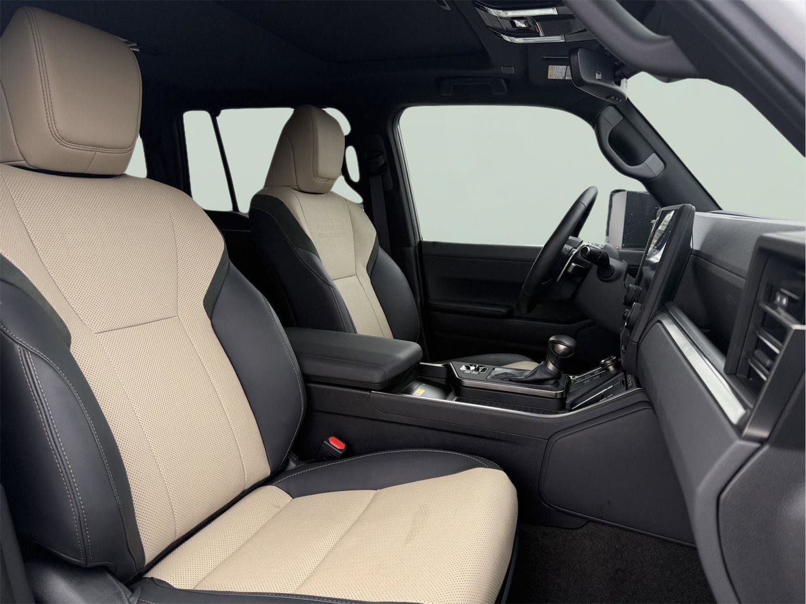 Used 2024 Lexus GX 550 image 26