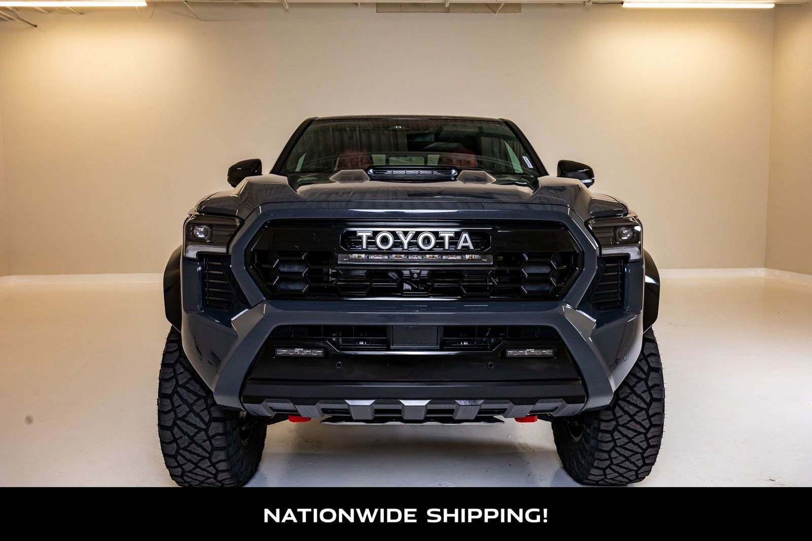 Used 2025 Toyota Tacoma TRD Pro AWD/4WD image 4