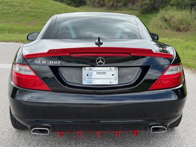 Used 2016 Mercedes-Benz SLK 300 w/ Premium 2 Package image 4
