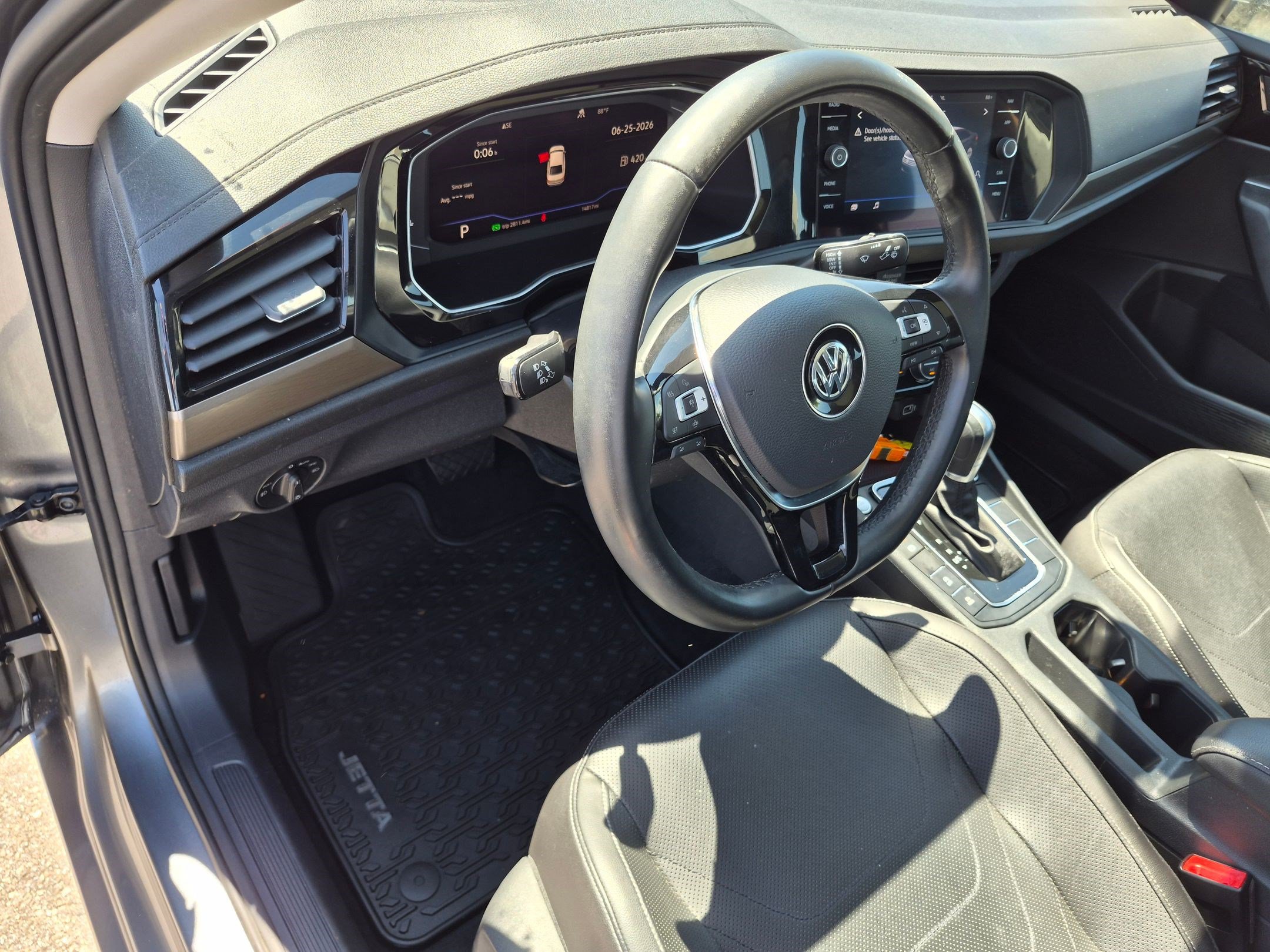 Used 2019 Volkswagen Jetta SEL Premium FWD image 14