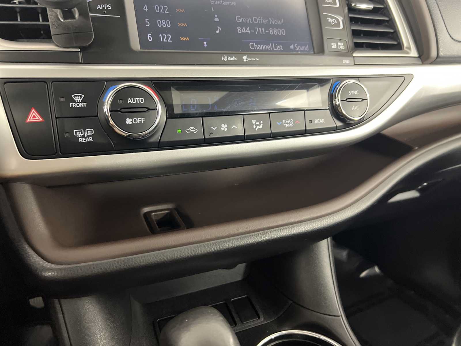 Used 2015 Toyota Highlander XLE FWD image 30