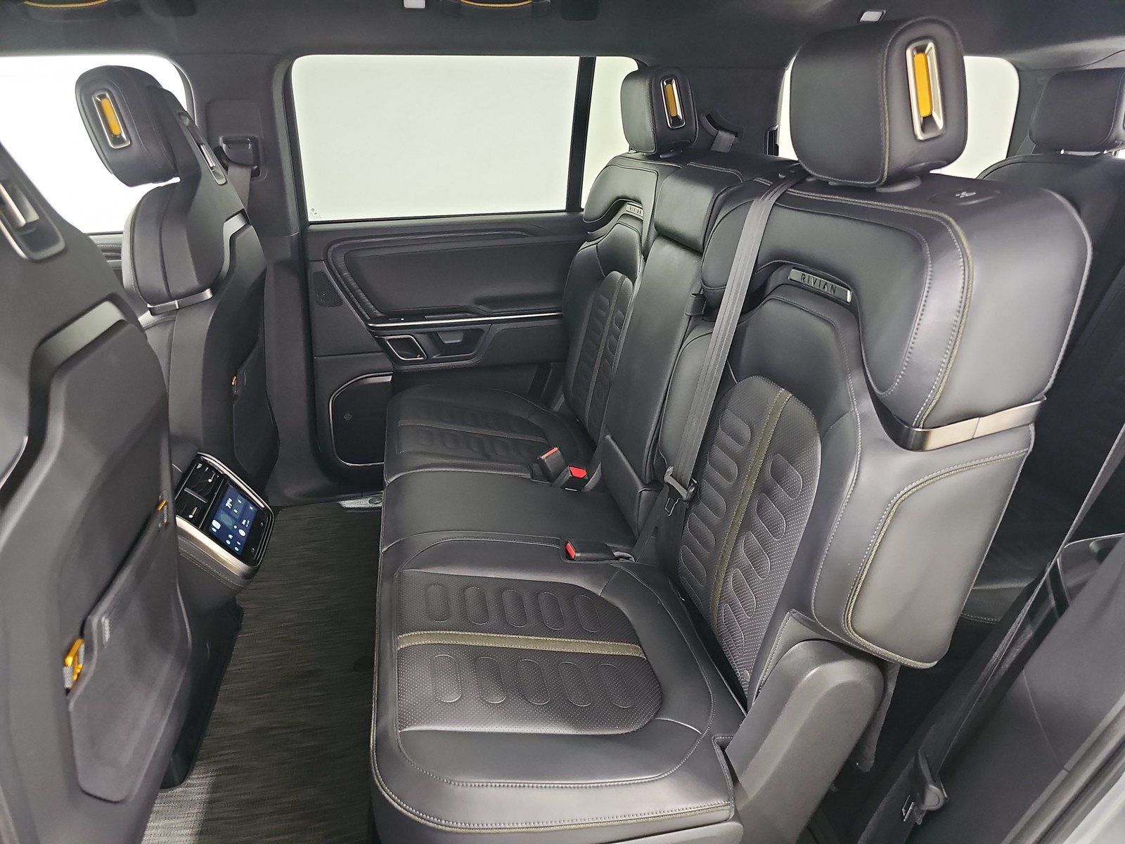 Used 2024 Rivian R1S Adventure AWD/4WD image 21