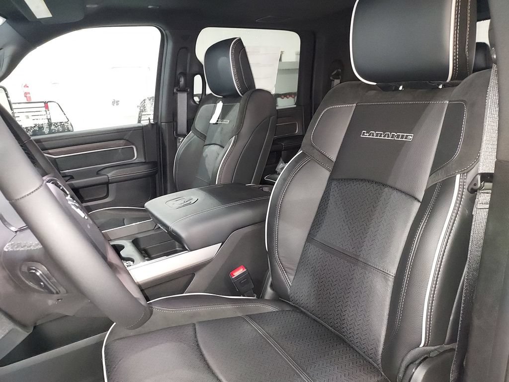 New 2026 RAM 2500 Laramie AWD/4WD image 17