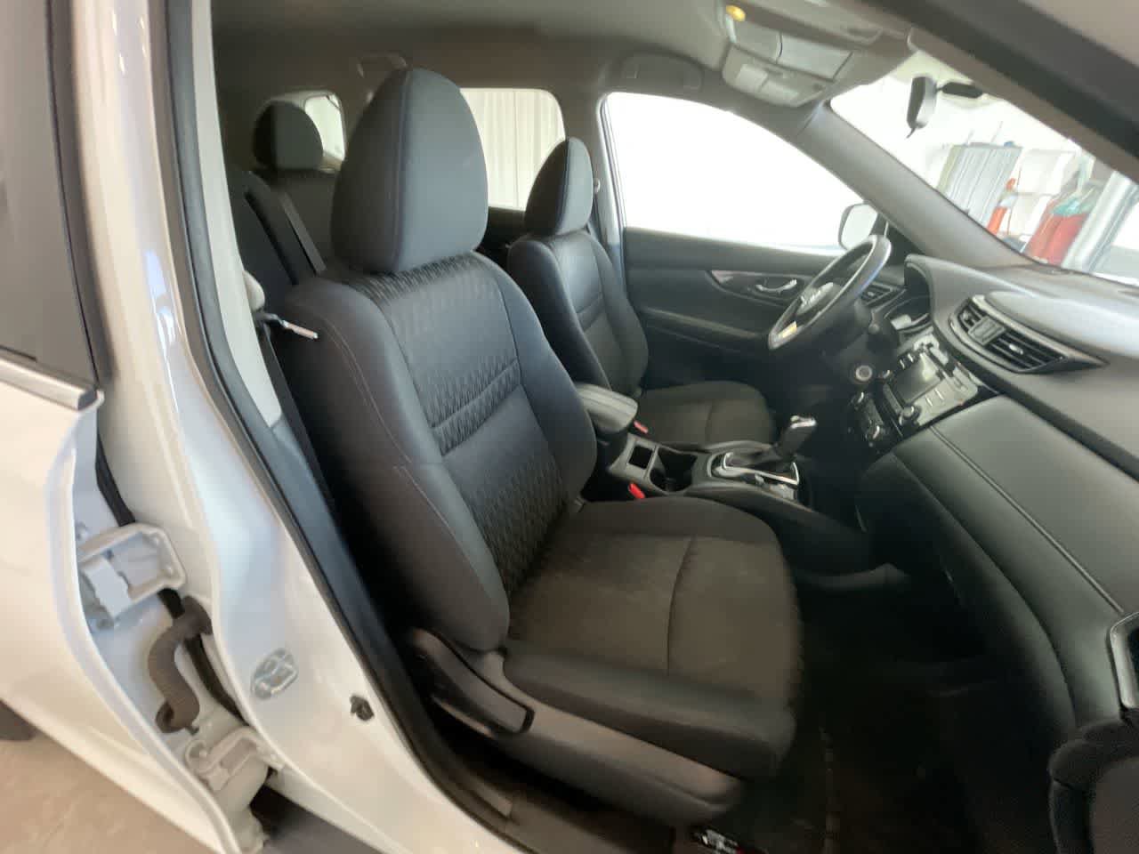 Used 2017 Nissan Rogue S w/ S Appearance Package AWD/4WD image 23