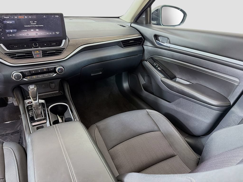 Used 2023 Nissan Altima 2.5 SV w/ SV Premium Package FWD image 30