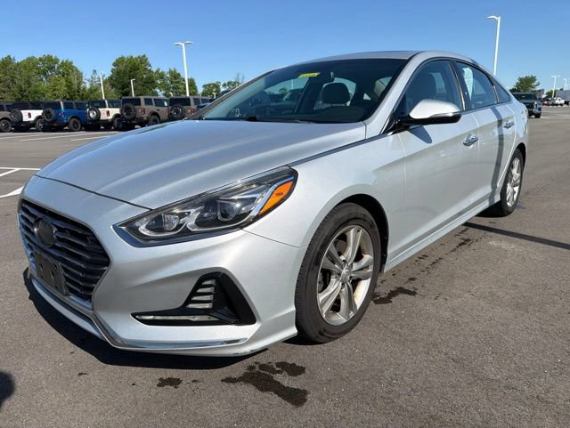 Used 2018 Hyundai Sonata Limited w/ Cargo Package FWD image 2