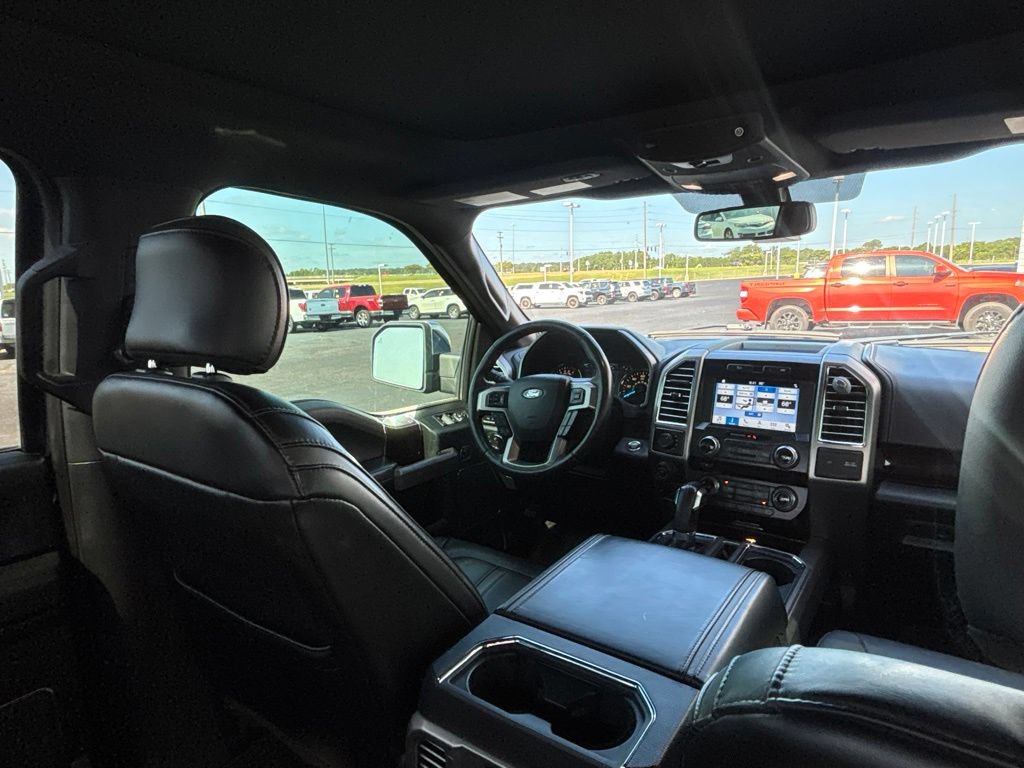Used 2016 Ford F150 Platinum w/ Equipment Group 701A Luxury AWD/4WD image 31