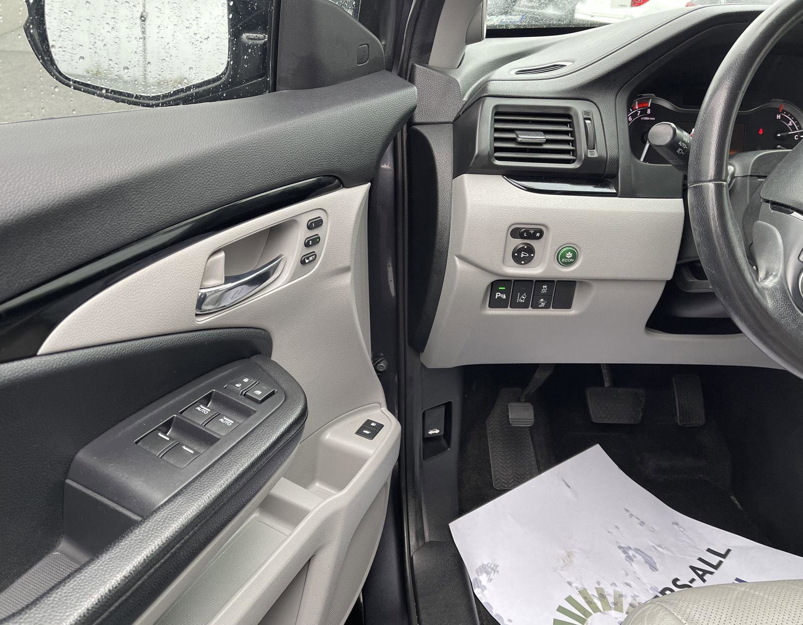 Used 2018 Honda Pilot Elite image 2