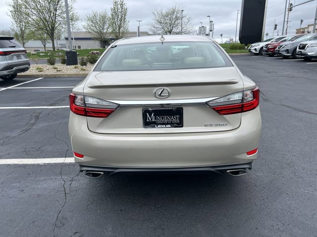 Used 2017 Lexus ES 350 w/ Luxury Package image 4