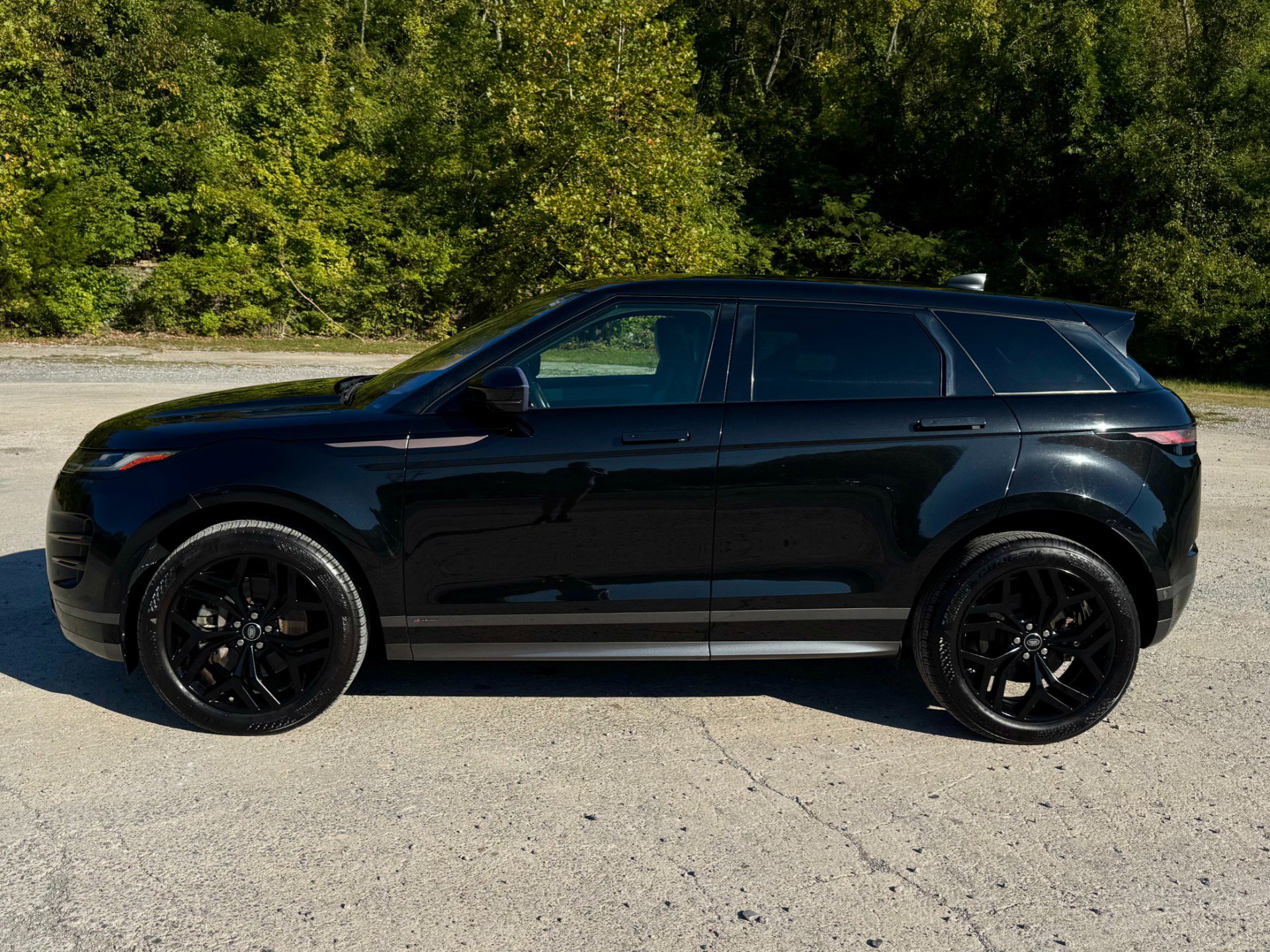 Used 2020 Land Rover Range Rover Evoque R-Dynamic SE image 8