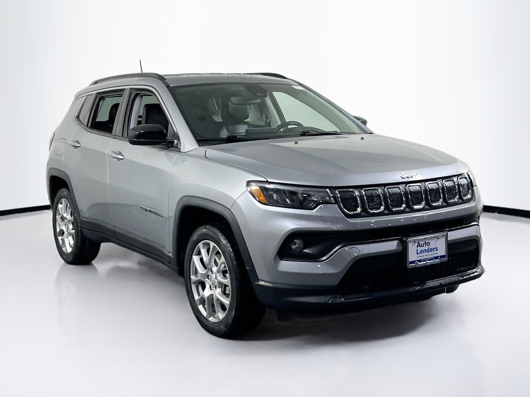 Used 2022 Jeep Compass Latitude AWD/4WD image 3