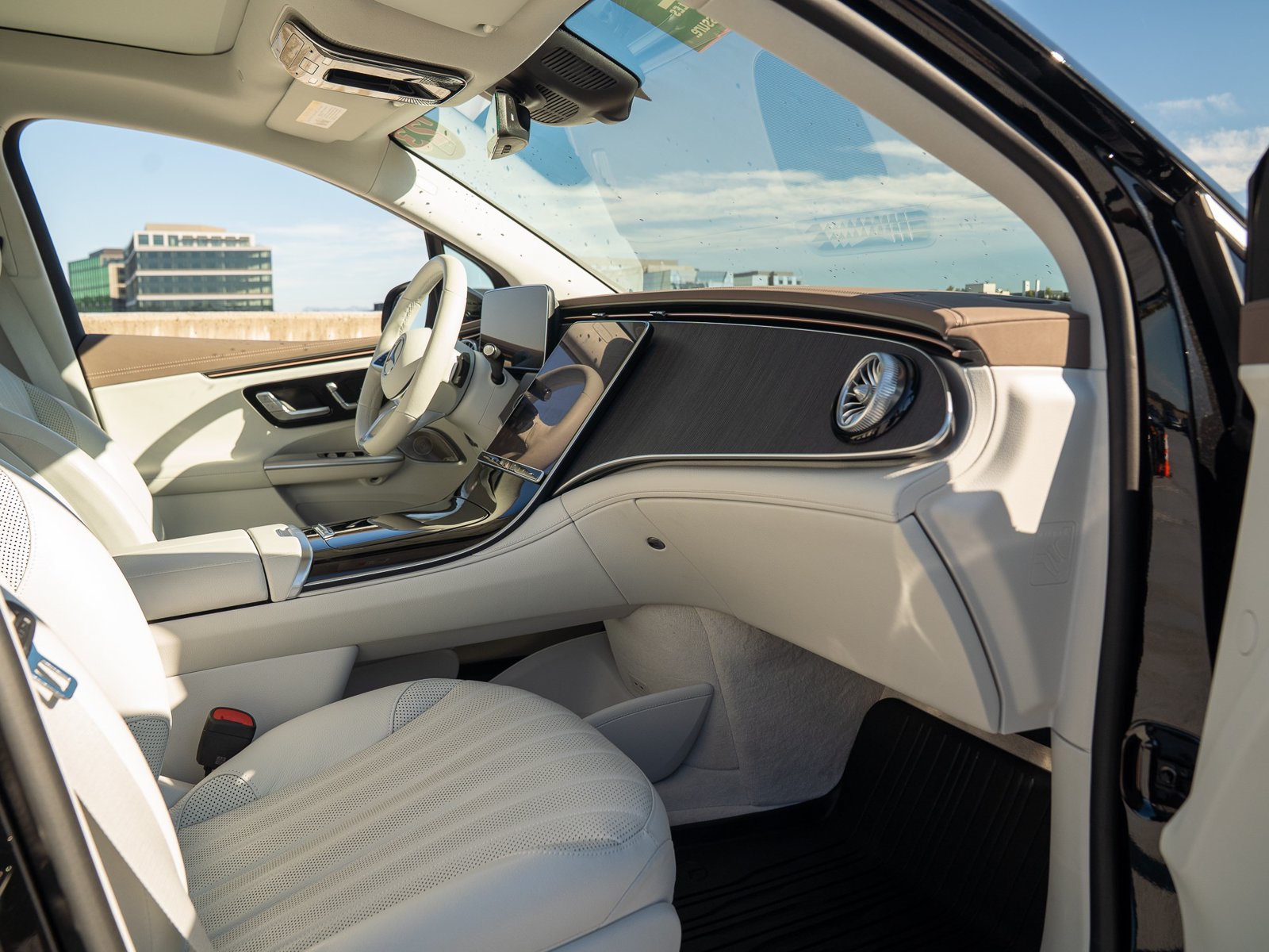 Certified 2023 Mercedes-Benz EQE 500 4MATIC SUV image 28