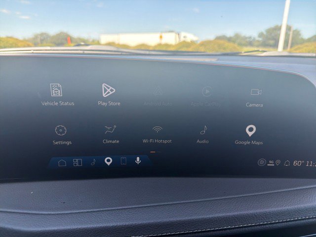 Used 2025 Cadillac XT4 Premium Luxury FWD image 8