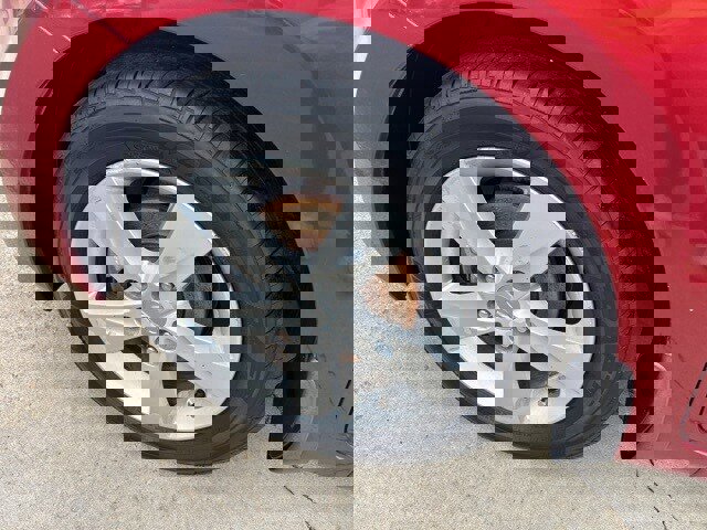 Used 2013 Hyundai Elantra GLS w/ Preferred Pkg image 4