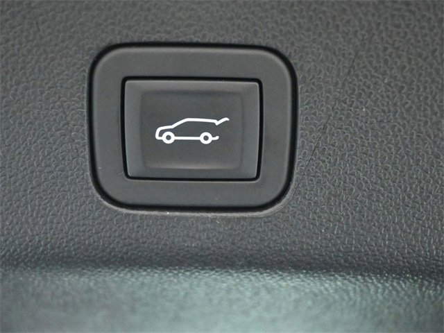 Used 2025 Chevrolet Suburban LT image 24