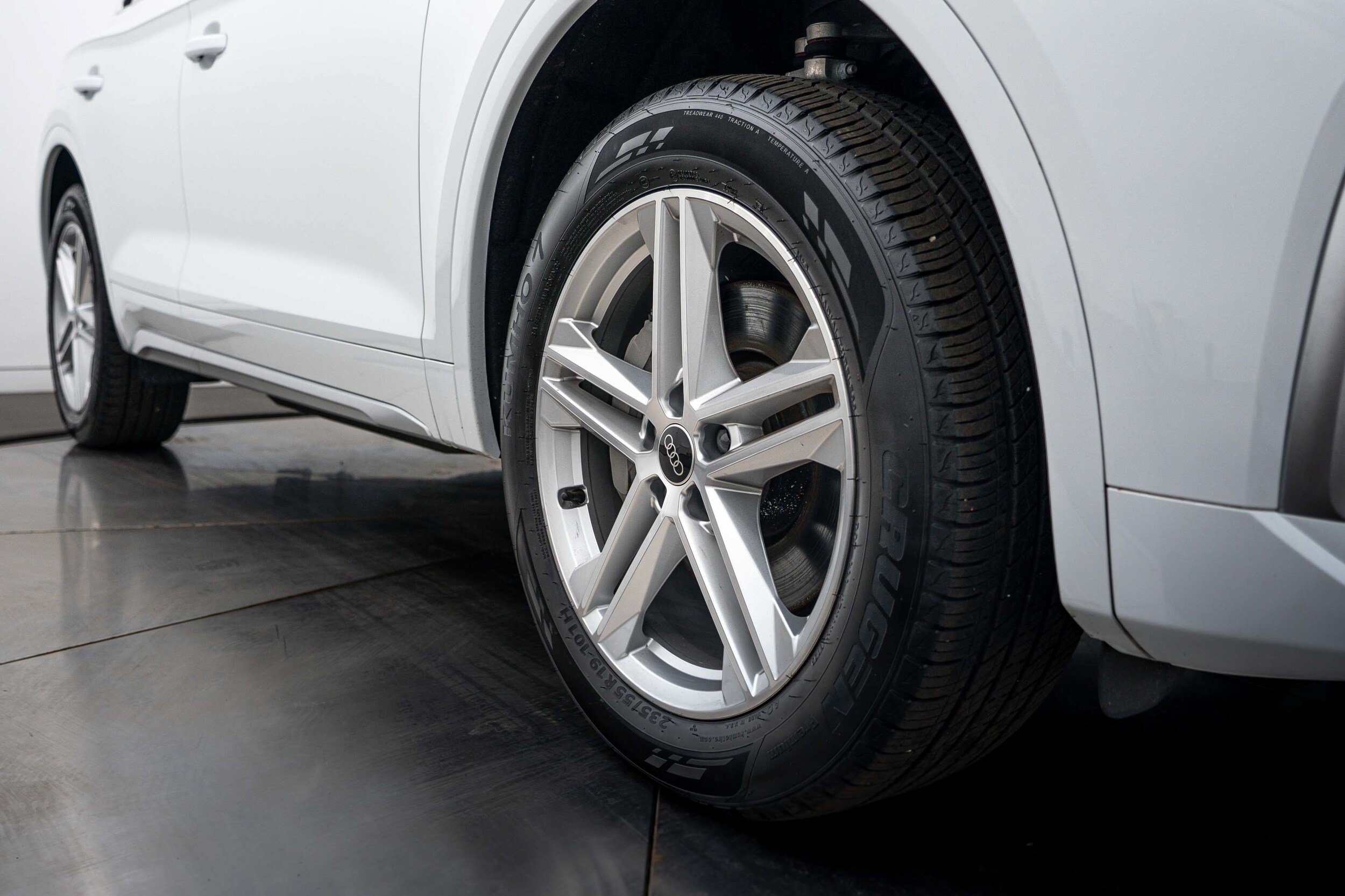 Certified 2025 Audi Q5 e Premium Plus w/ Premium Plus Package AWD/4WD image 23