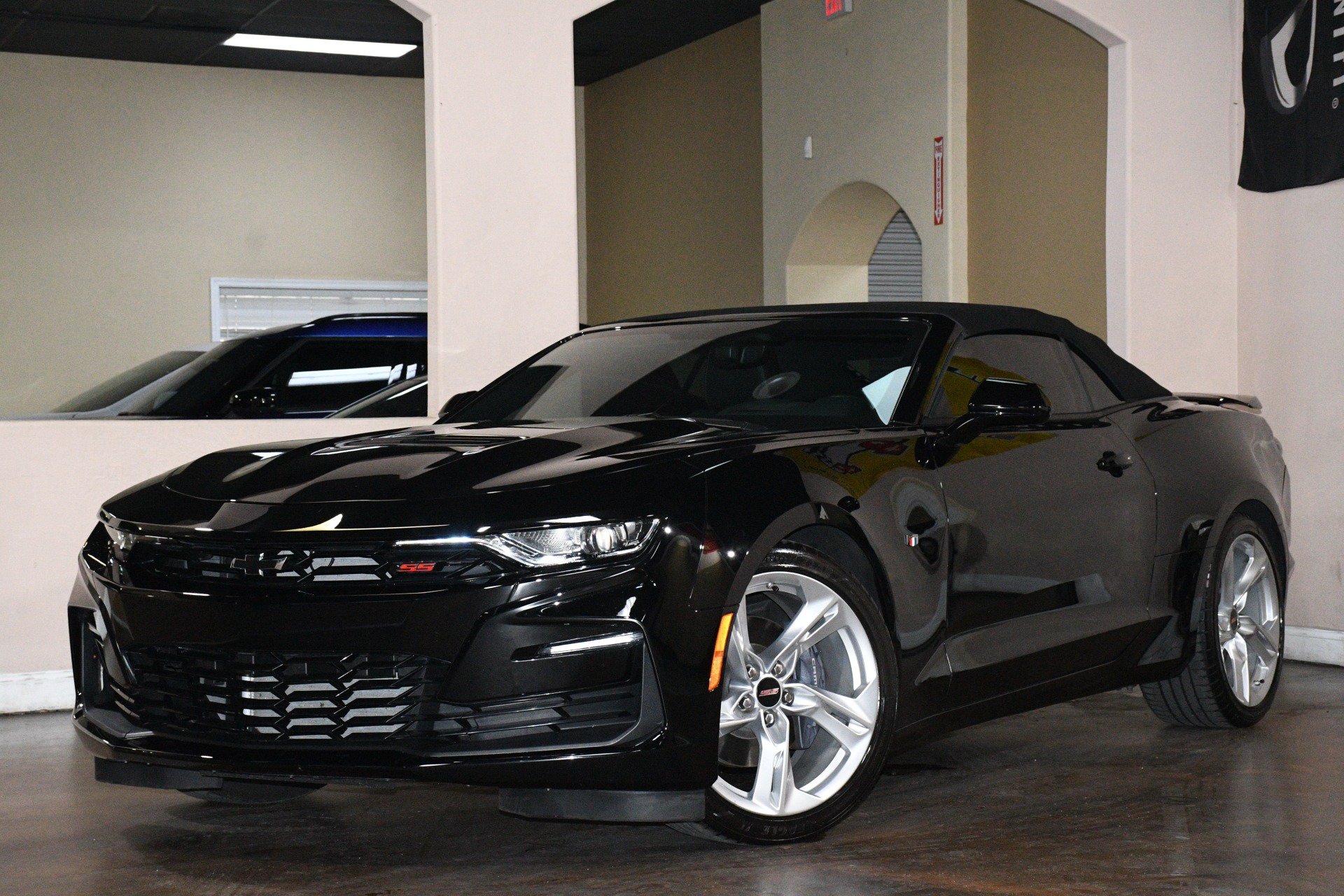 Used 2021 Chevrolet Camaro SS RWD image 4