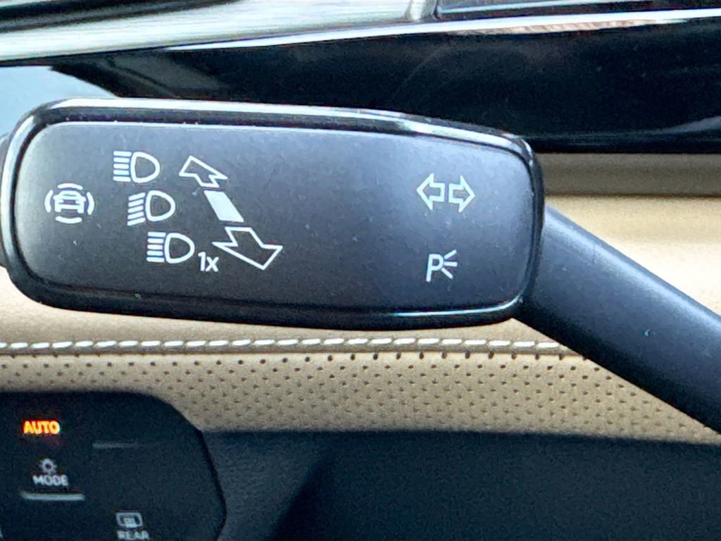 Used 2024 Volkswagen Atlas Cross Sport SE image 12