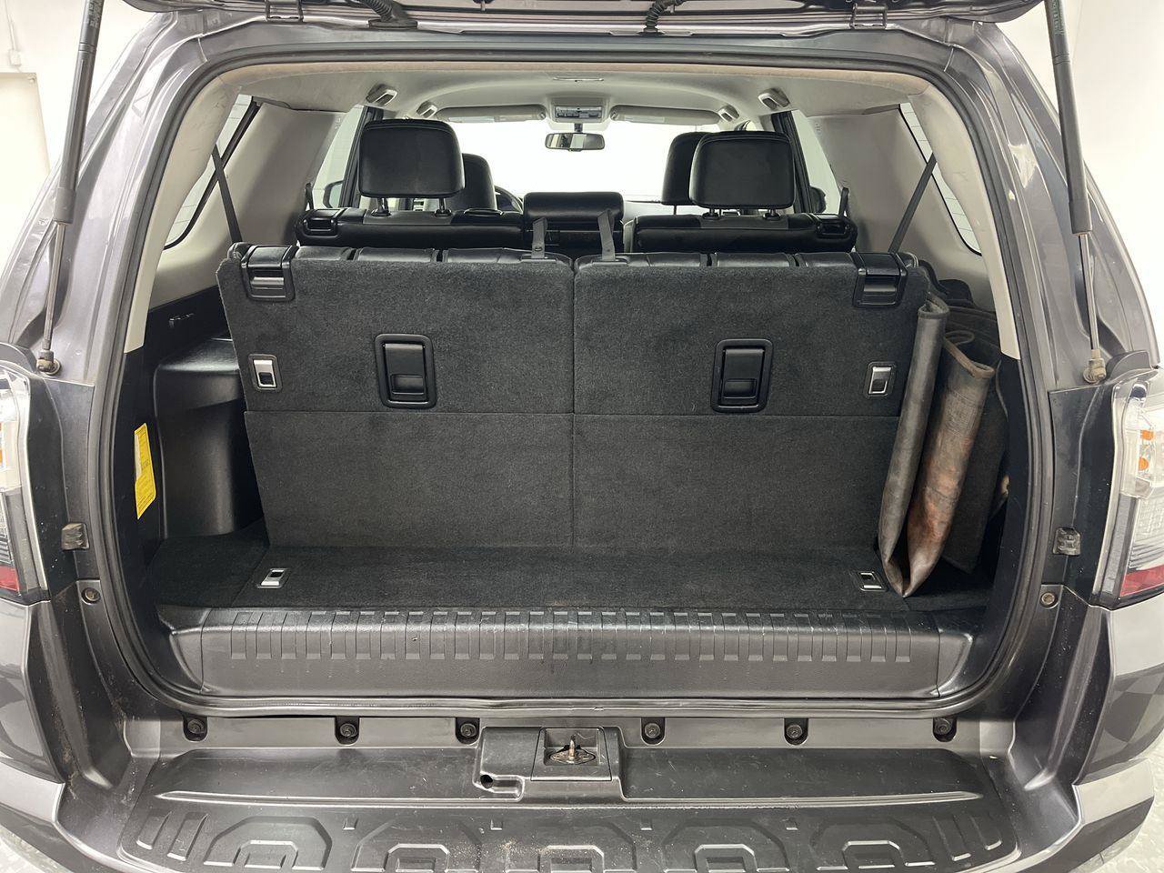 Used 2018 Toyota 4Runner SR5 Premium AWD/4WD image 28