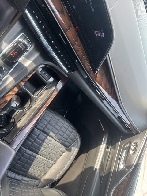 Used 2022 Cadillac Escalade Premium Luxury Platinum image 12