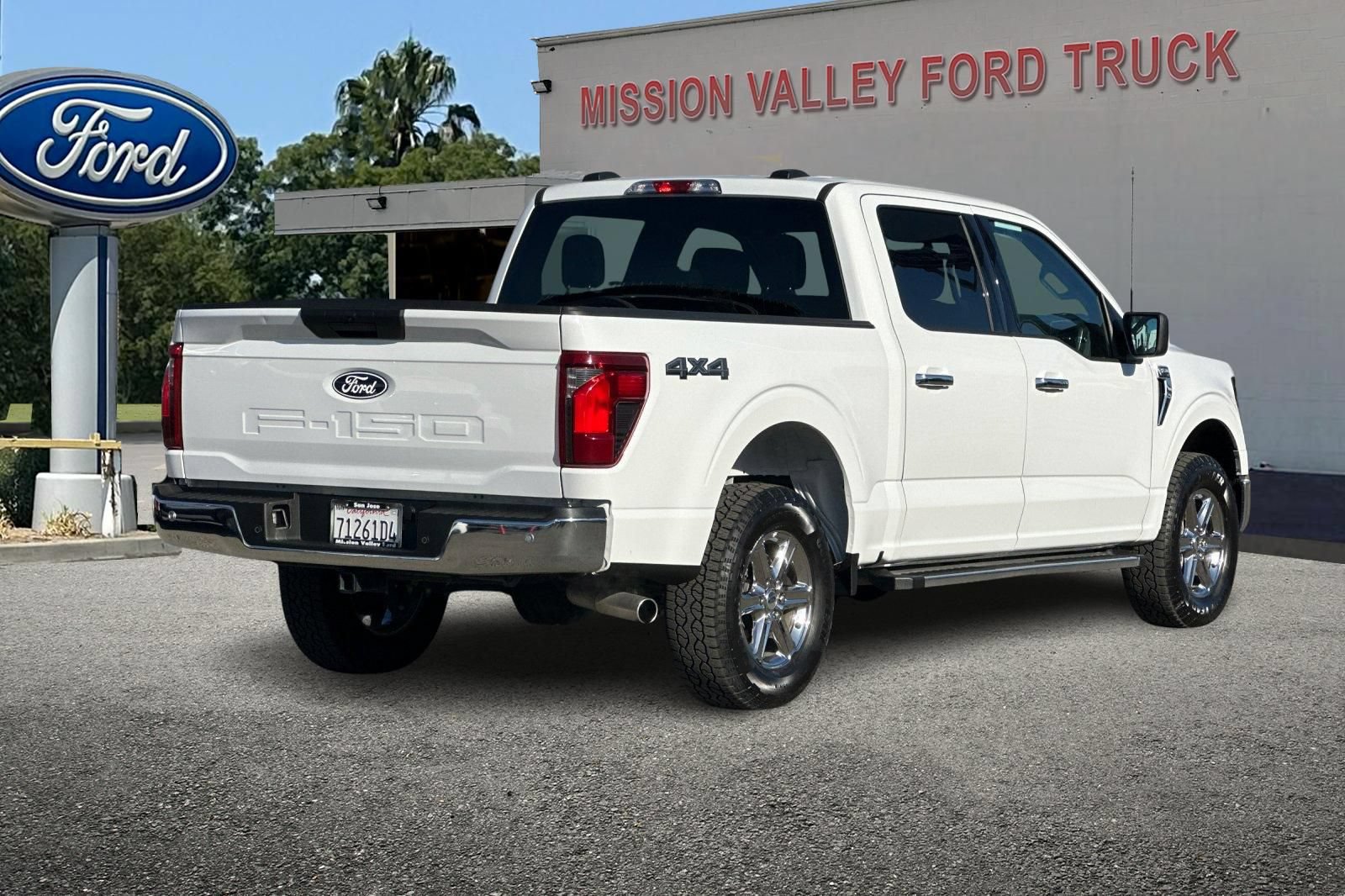Used 2025 Ford F150 XLT w/ Equipment Group 301A Standard AWD/4WD image 4