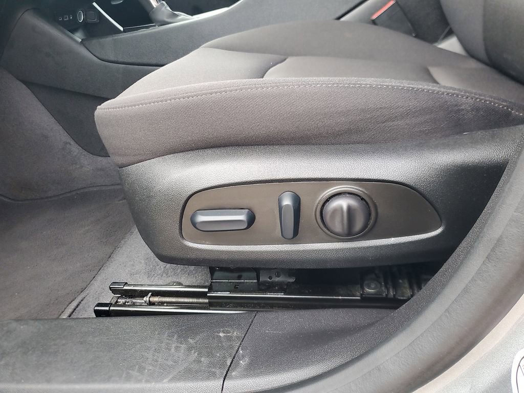 Used 2023 Chevrolet Malibu LT image 13