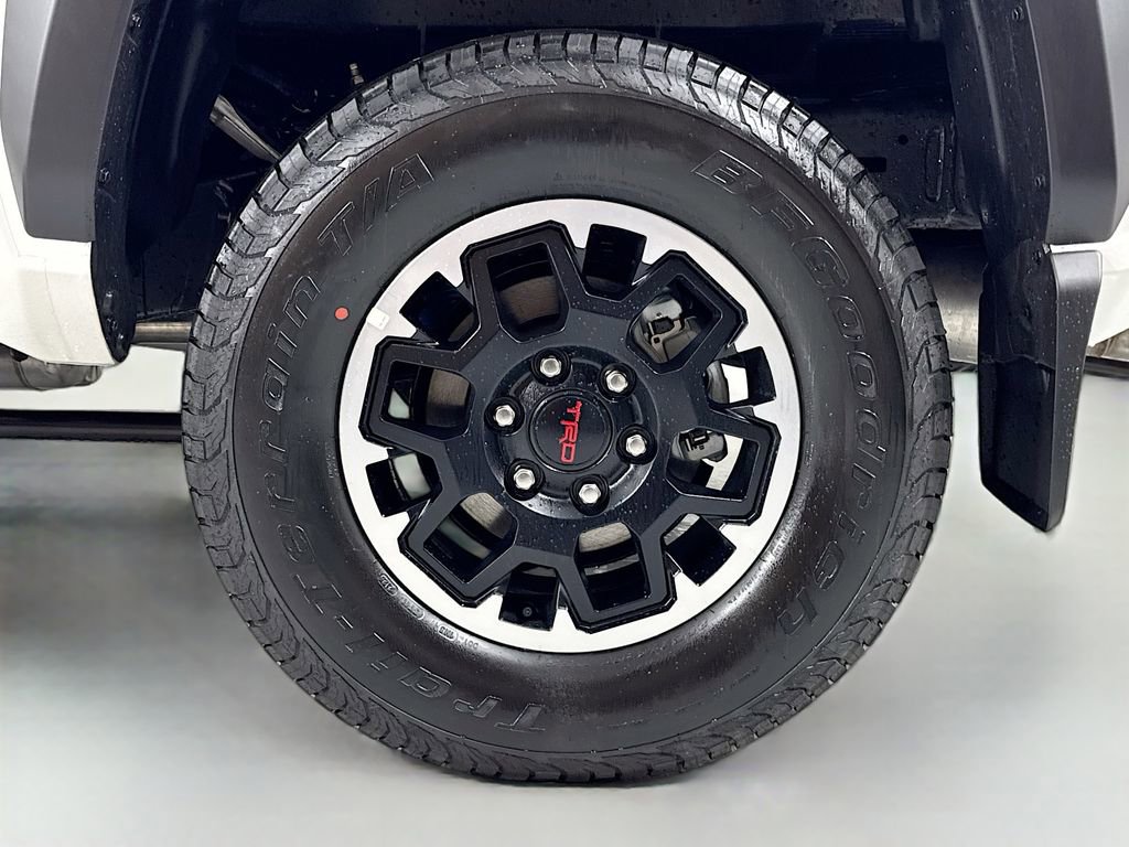 Used 2025 Toyota Tacoma TRD Off-Road image 10