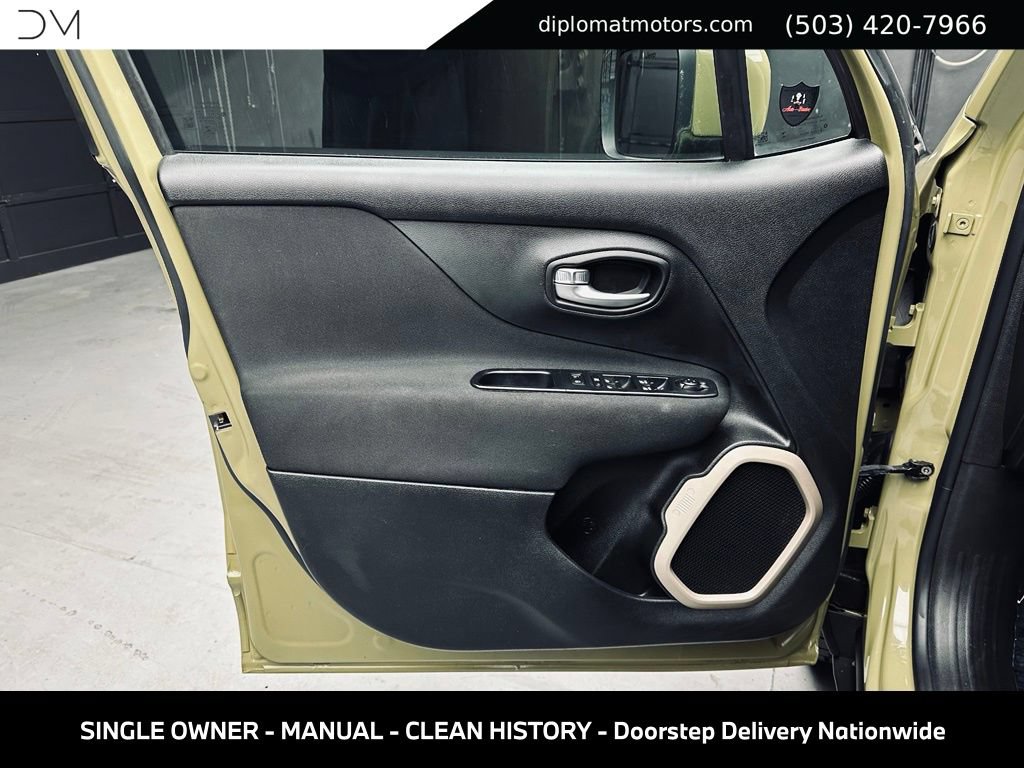 Used 2015 Jeep Renegade Latitude w/ Cold Weather Group II AWD/4WD image 24
