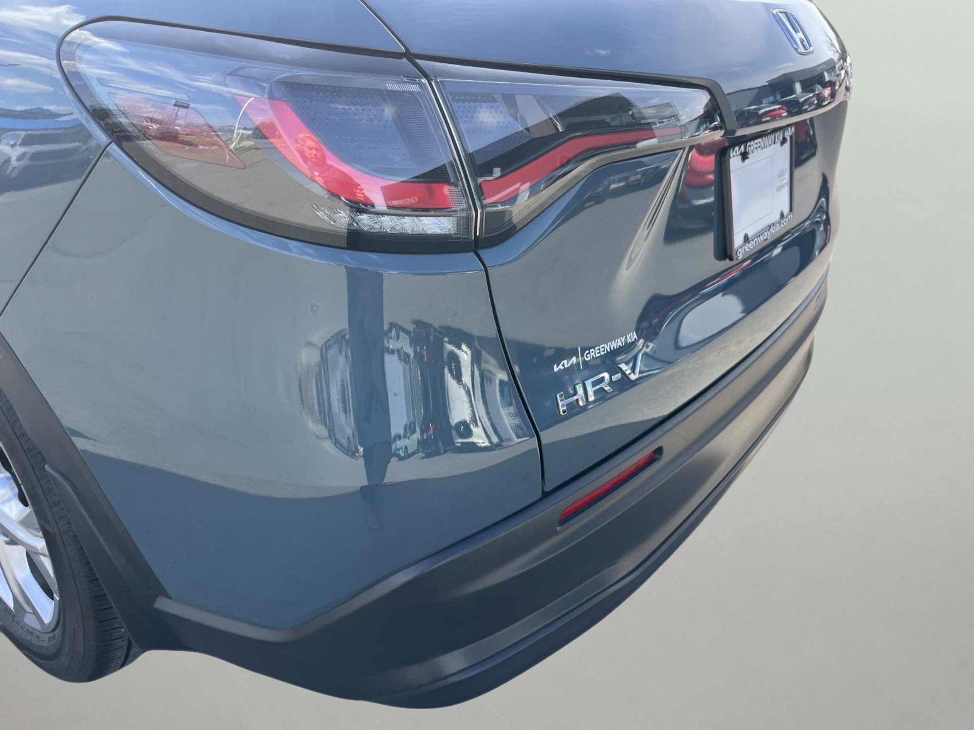 Used 2025 Honda HR-V LX image 9