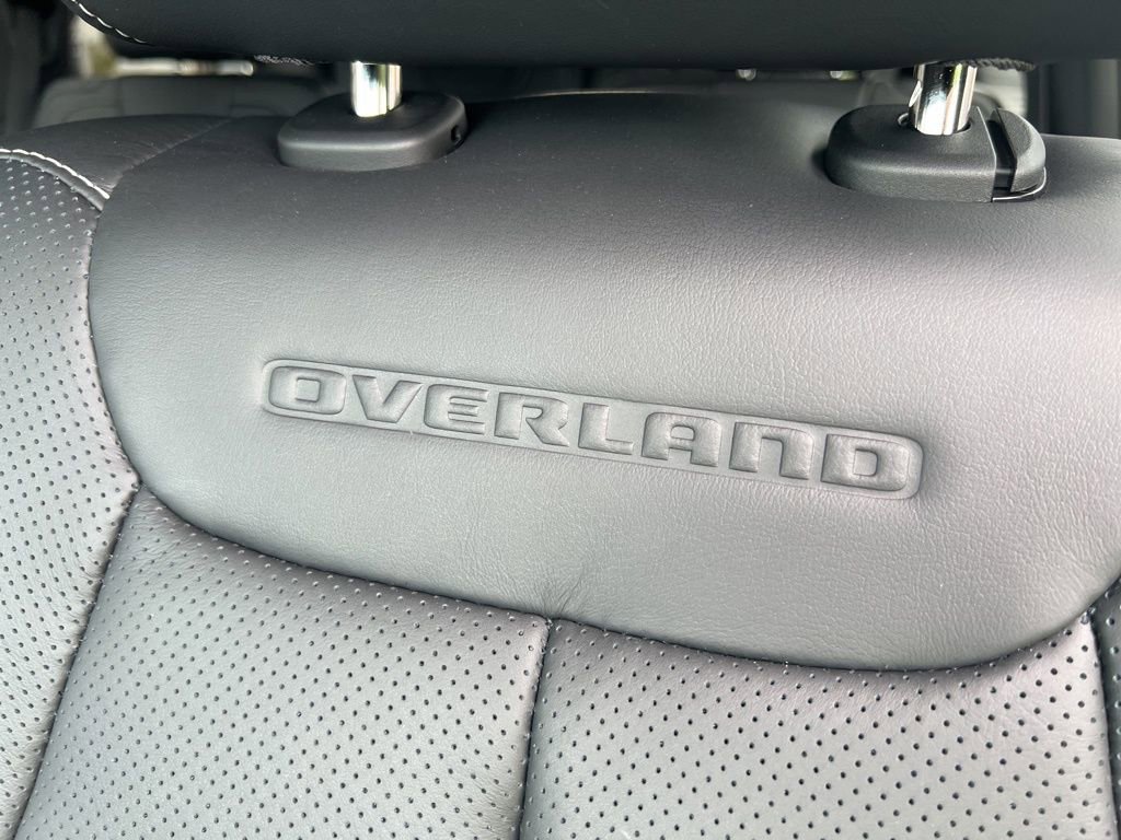 New 2025 Jeep Grand Cherokee L Overland w/ Luxury Tech Group IV image 28