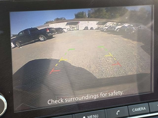 Used 2024 Nissan Rogue SV FWD image 2