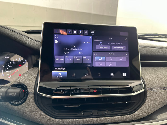 Certified 2024 Jeep Compass Latitude AWD/4WD image 10