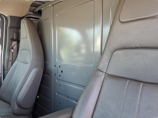 Used 2023 Chevrolet Express 3500 w/ Driver Convenience Package RWD image 15