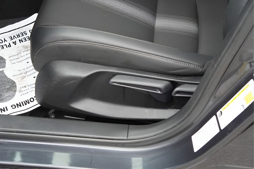Used 2025 Honda Civic Sport image 17