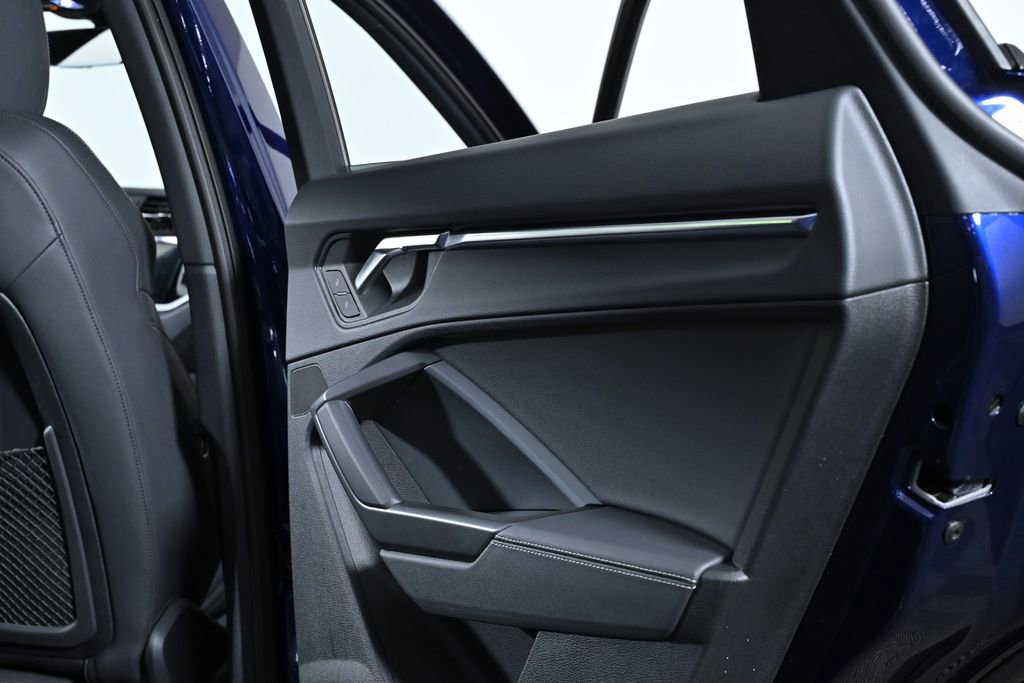 Used 2024 Audi Q3 2.0T Premium Plus w/ Premium Plus Package image 33