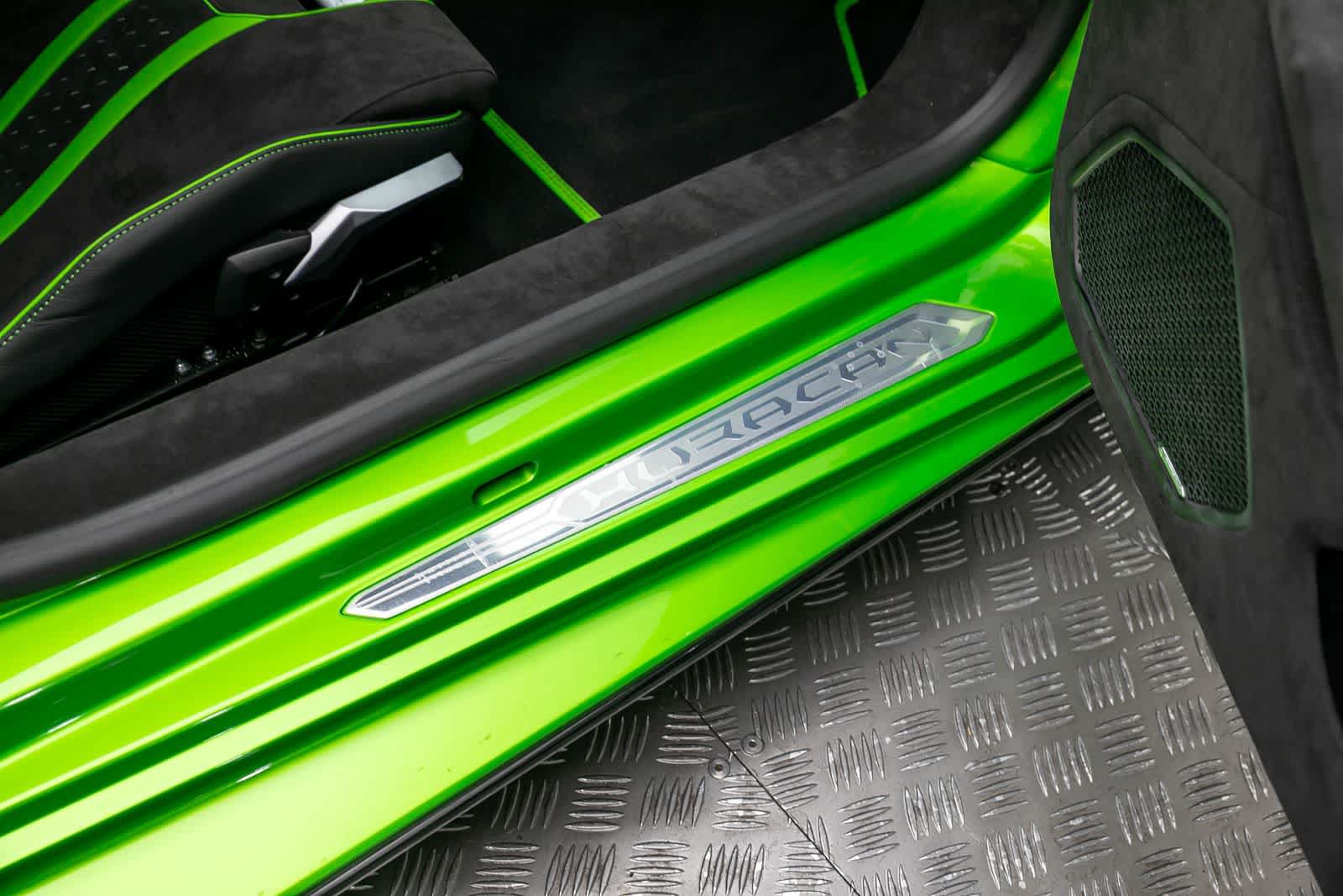 Used 2024 Lamborghini Huracan Tecnica RWD image 40
