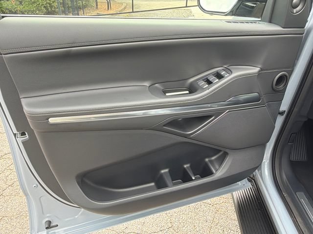 New 2027 Lincoln Navigator Premiere RWD image 11