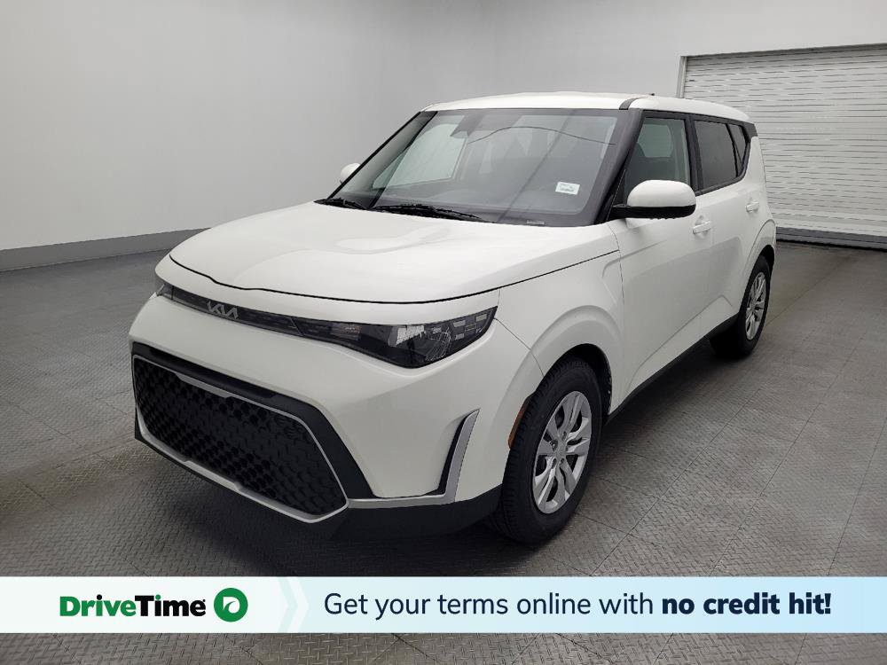 Used 2023 Kia Soul LX FWD image 1