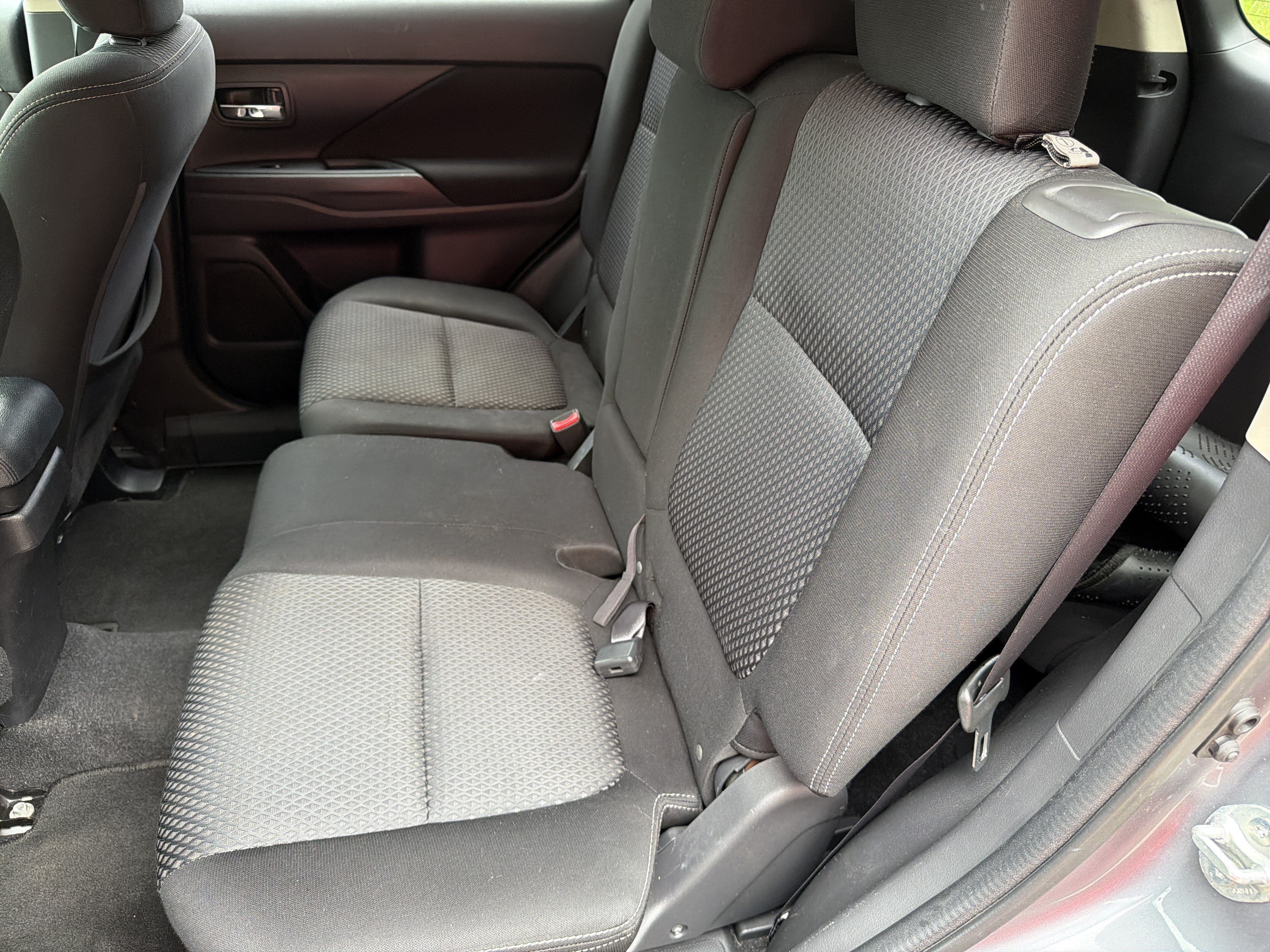 Used 2018 Mitsubishi Outlander SE AWD/4WD image 18